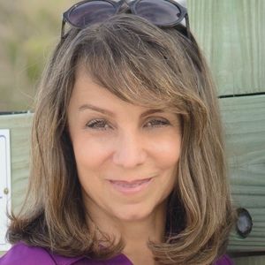 Meet your Posher, Lynda